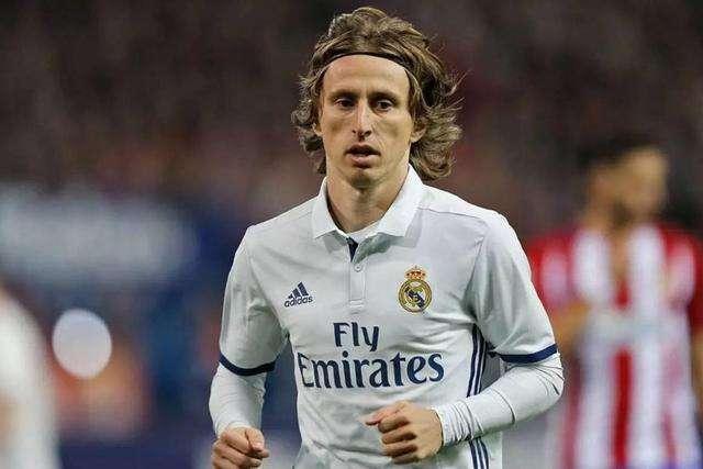 【田径经典】重温塔林田径赛特写：铅球选手低视角备战，镜头捕捉超绝瞬间