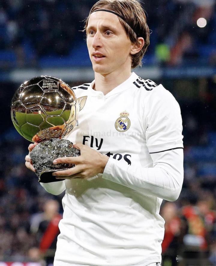 大谷翔平在道奇加盟记者会上全程使用英文致辞，表达对赢得世界大赛的渴望